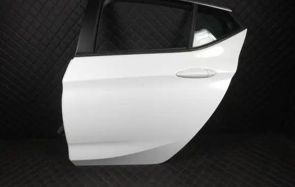 Opel Astra K Rear door 