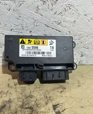 Opel Insignia A Airbag control unit/module 13505596