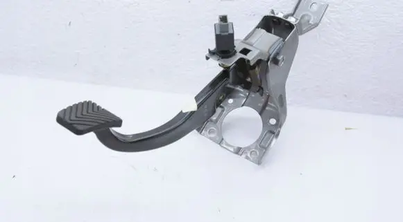 Hyundai i30 Brake pedal 328003X300