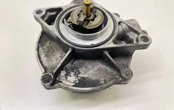 Audi A6 S6 C5 4B Vacuum pump 057145100C 02T1230243 72260806C