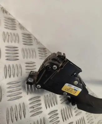 Audi A4 S4 B7 8E 8H Accelerator throttle pedal 8E1723523J