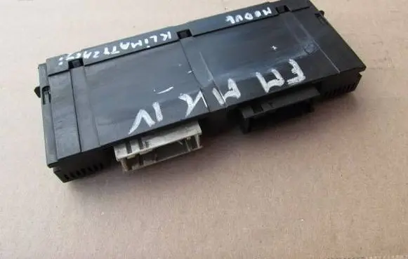 Ford Mondeo MK IV Air conditioner control unit module 7S7T18C612FH W5MA06877 0259A