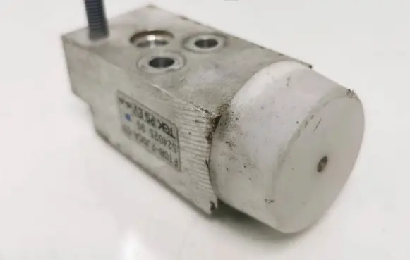 Air conditioning (A/C) expansion valve