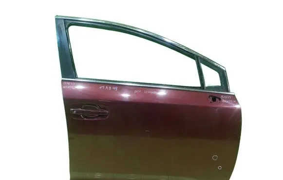 Toyota Avensis T270 Front door PRZOD PRAWE