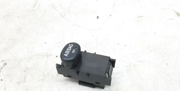 Passenger airbag on/off switch