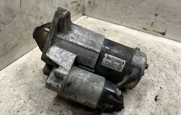 Nissan Qashqai Starter motor 8200584675B