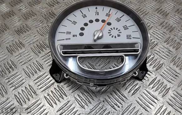 Mini Cooper Hatch Hardtop Speedometer (instrument cluster) 9136196
