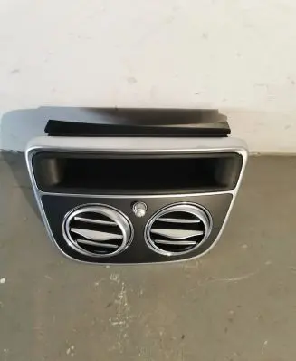 Rear air vent grill