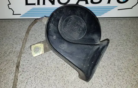 BMW 7 E38 Horn signal 3357173 73345