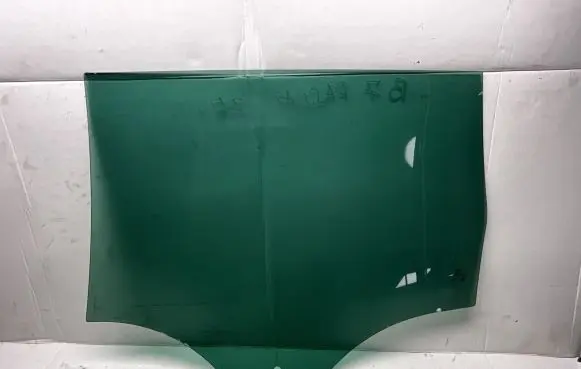 Volkswagen PASSAT B7 Rear door window glass 43R007954 A011404