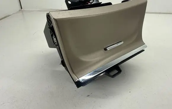 Jeep Grand Cherokee Dashboard storage box/compartment 5VK211S5AB X90026801MR 5VK211S5AA