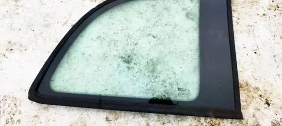 Opel Zafira A Rear side window AS2