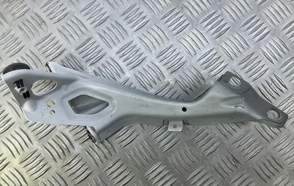 Audi A6 S6 C7 4G Fender mounting bracket 4G0821136A 4G0805816