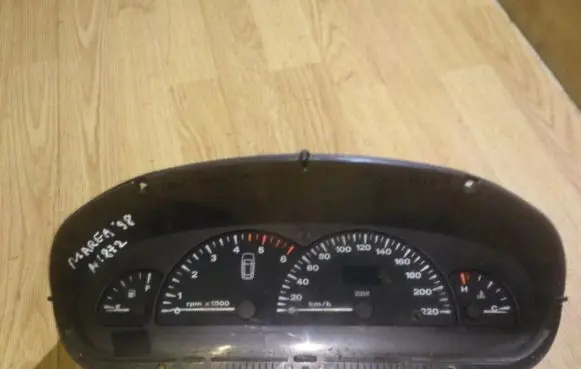 Speedometer (instrument cluster)