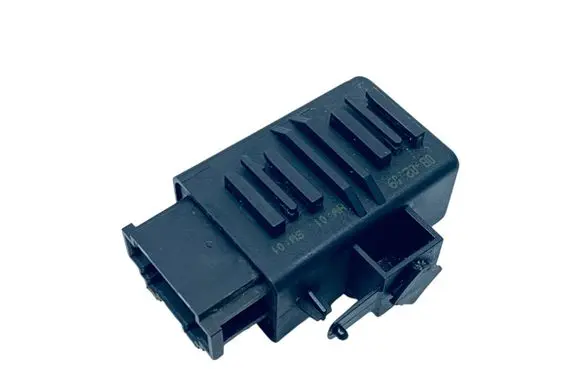 Volkswagen PASSAT CC Seat heating relay 5K0959772 1K0959772