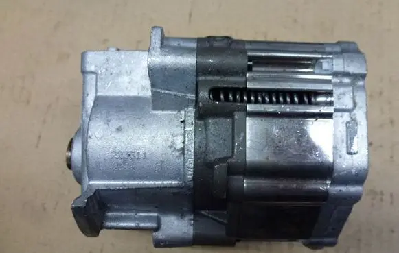 Mercedes-Benz X-class W470 Oil pump A6561802500OD