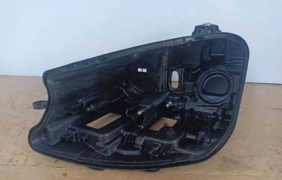 Mercedes-Benz E W213 Headlight lense 2139067108