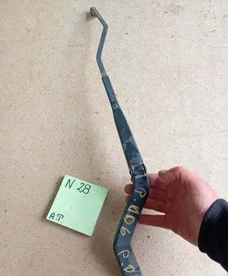 Peugeot 406 Front wiper blade arm 6586598
