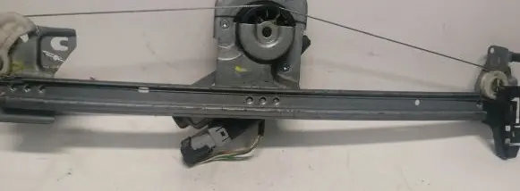 Peugeot 407 Front door manual window regulator 440787E