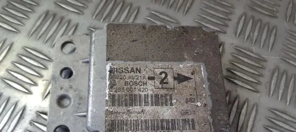 Nissan Primera Airbag control unit/module 98820AV21A 0285001420