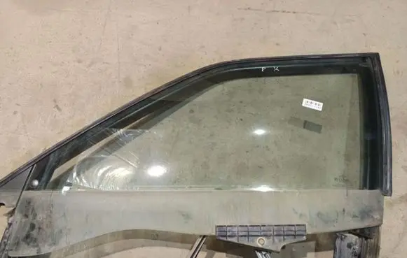 Audi 80 90 B3 Front door window glass four-door AS2