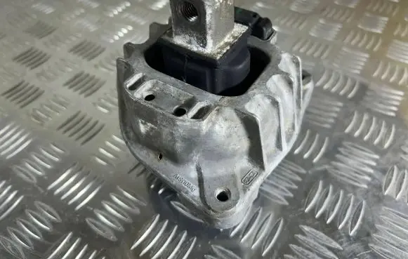BMW 5 F10 F11 Engine mount bracket G2036040 G2038310