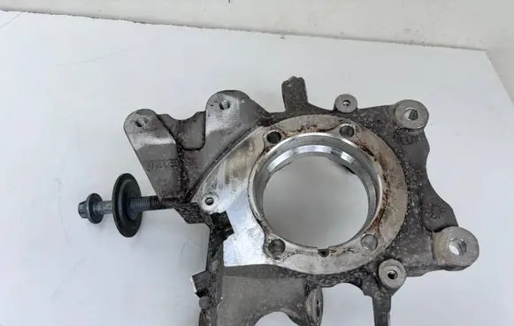Maserati Ghibli Rear wheel hub 670035981