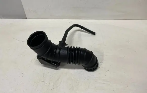 Hyundai i20 (PB PBT) Air intake hose/pipe 281401J210