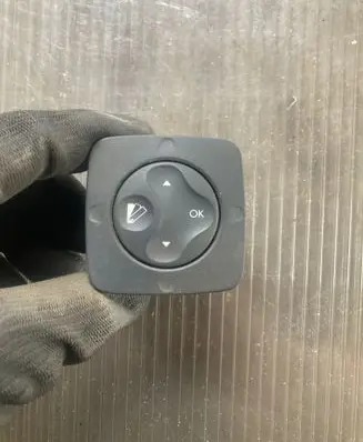 Renault Scenic III - Grand scenic III Wing mirror switch 283950001R 28188810
