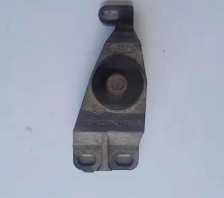 Ford Mondeo MK II Engine mount bracket 97BB7M125CB
