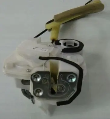Mazda 2 Front door lock 3241011