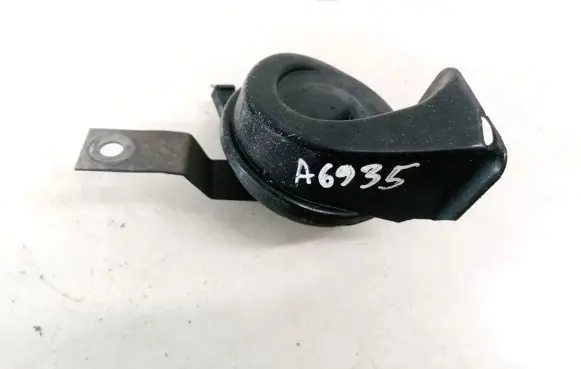 Nissan Almera N16 Horn signal E9011157
