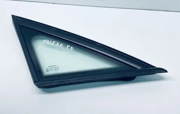 Seat Toledo III (5P) Front triangle window/glass 5P0845412C