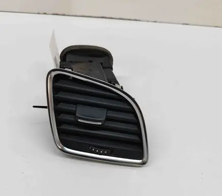 Audi Q3 8U Dashboard air vent grill cover trim 8U2820902B