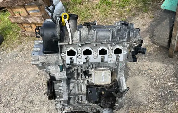 Volkswagen Golf VII Engine 04E103603 CZC876180 04E103023