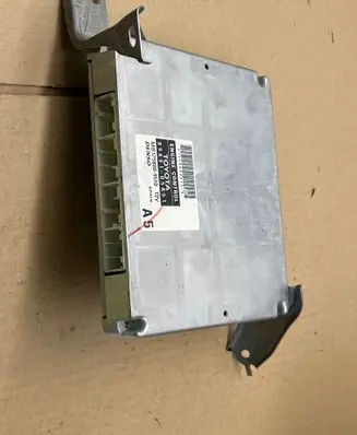 Toyota Avensis T250 Engine control unit/module 1758009510 8966105A51 MB1758009510