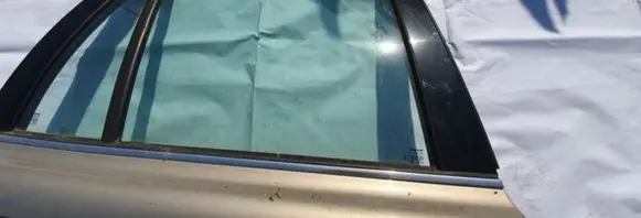 Volvo XC90 Rear door window glass