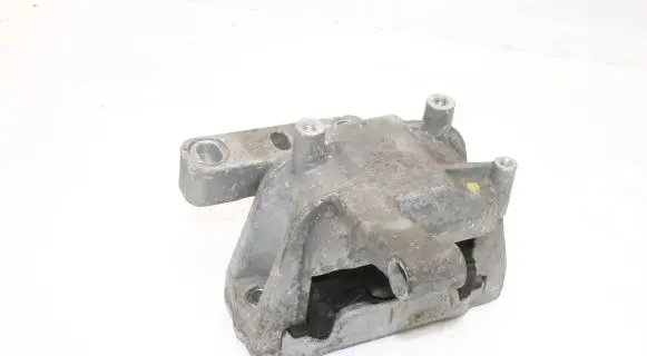 Volkswagen Tiguan Engine mount bracket 5N0199262