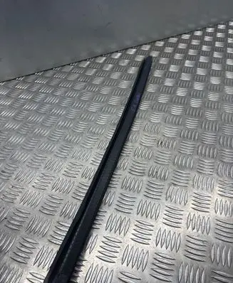 Maserati Ghibli Rubber seal rear door window/glass