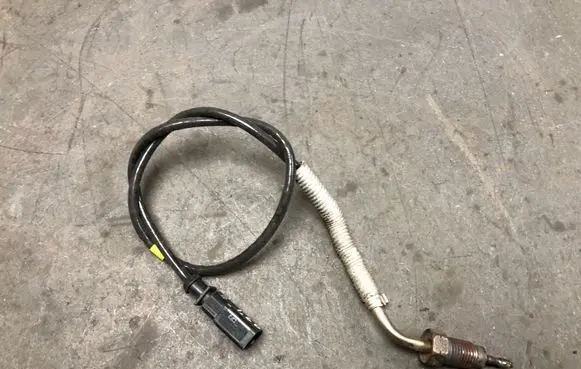 Volkswagen Golf VII Lambda probe sensor 04L906088AR