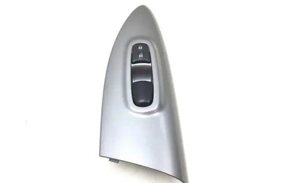 Nissan Juke I F15 Electric window control switch