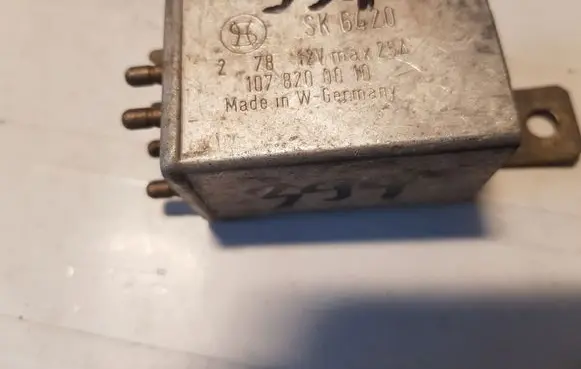 Mercedes-Benz E W123 Other relay 1078200010 SK6420