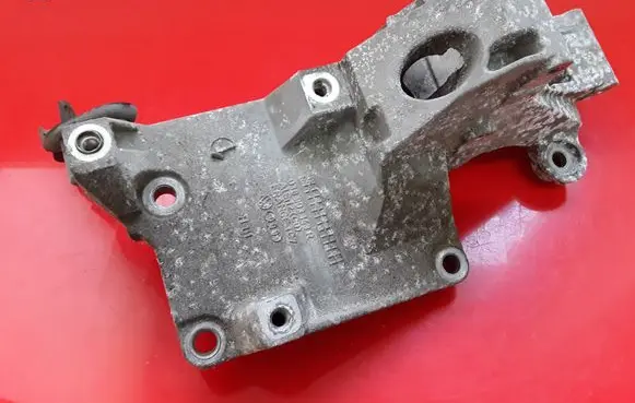 Skoda Fabia Mk1 (6Y) Generator/alternator bracket 038903143R