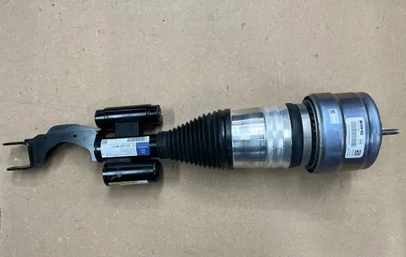 Mercedes-Benz GLC X253 C253 Front shock absorber/damper A2533207801