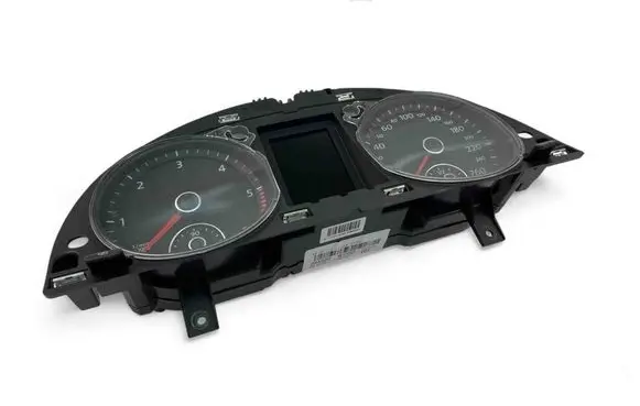 Volkswagen PASSAT B7 Speedometer (instrument cluster) 3AA920870D