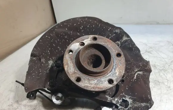 BMW 5 E60 E61 Front wheel hub 6760954