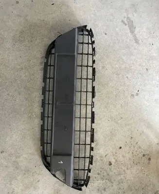 Ford Fiesta Front bumper upper radiator grill 8A6117B968D