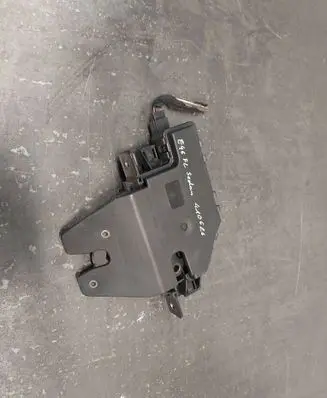 BMW 3 E46 Tailgate/trunk/boot lock/catch/latch 8196401