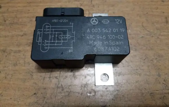 Mercedes-Benz S W221 Other relay A0035420119 4RC94610002