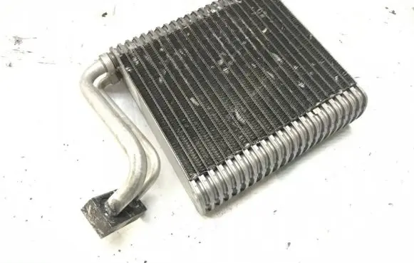 Chrysler PT Cruiser A/C cooling radiator (condenser)